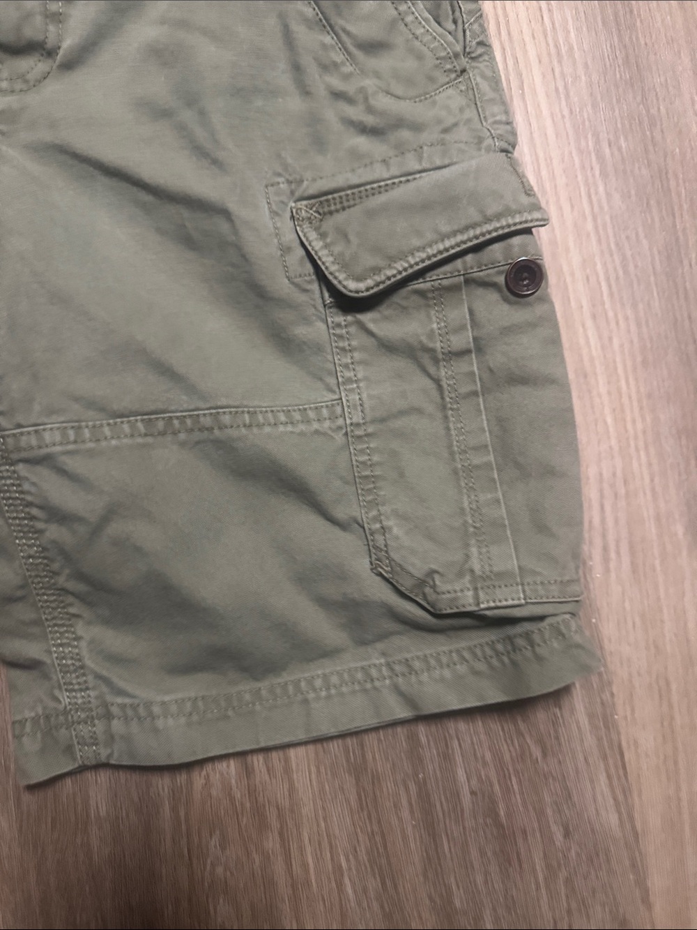 Timberland Olive Green Cargo Shorts with Utility Pockets - Picture 2 of 7